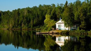 Haus am See - Das kleine Haus am Wasser, kaufen o. mieten?